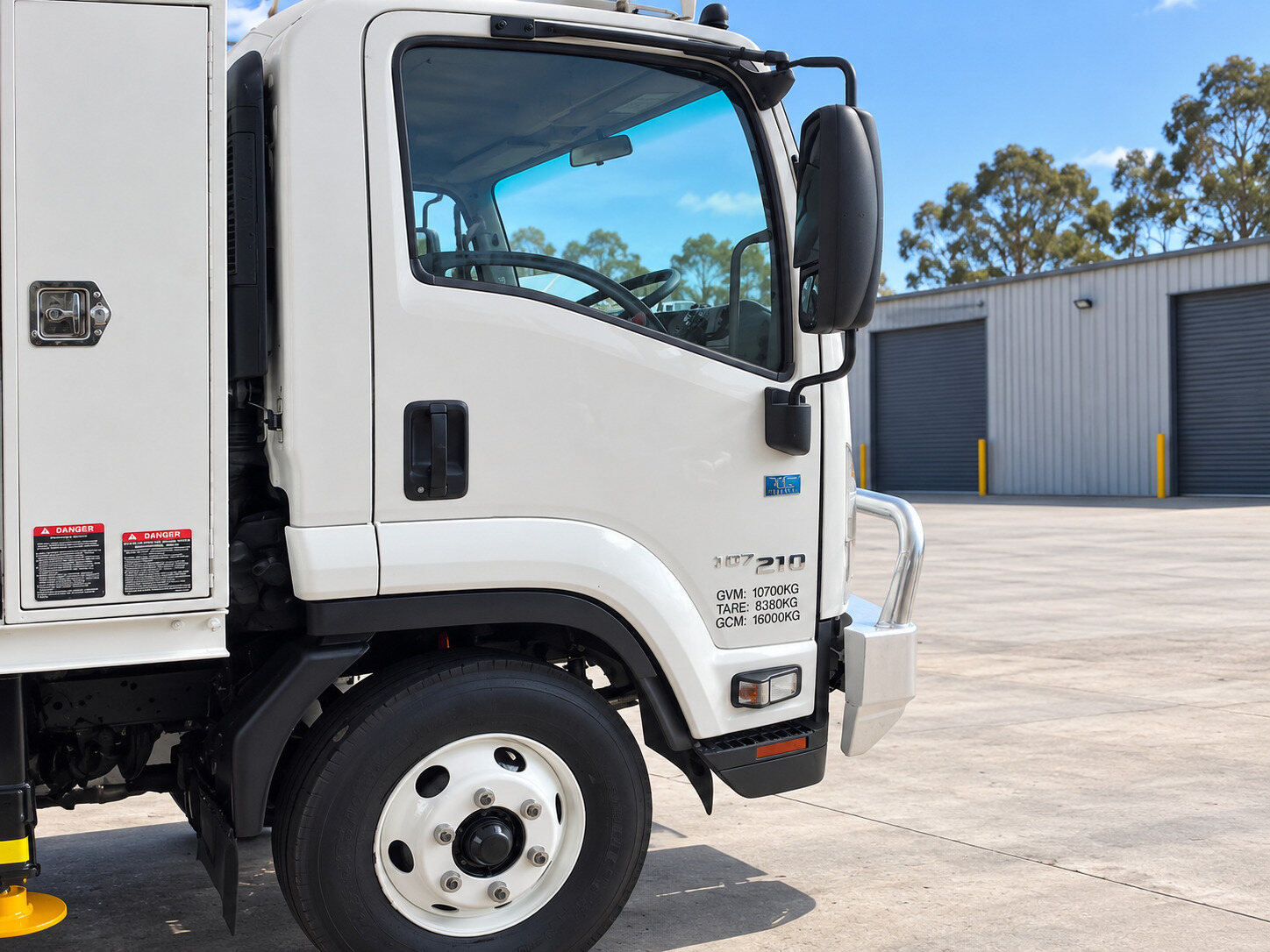 Isuzu Altec AT37G truck cab and equipment body detail