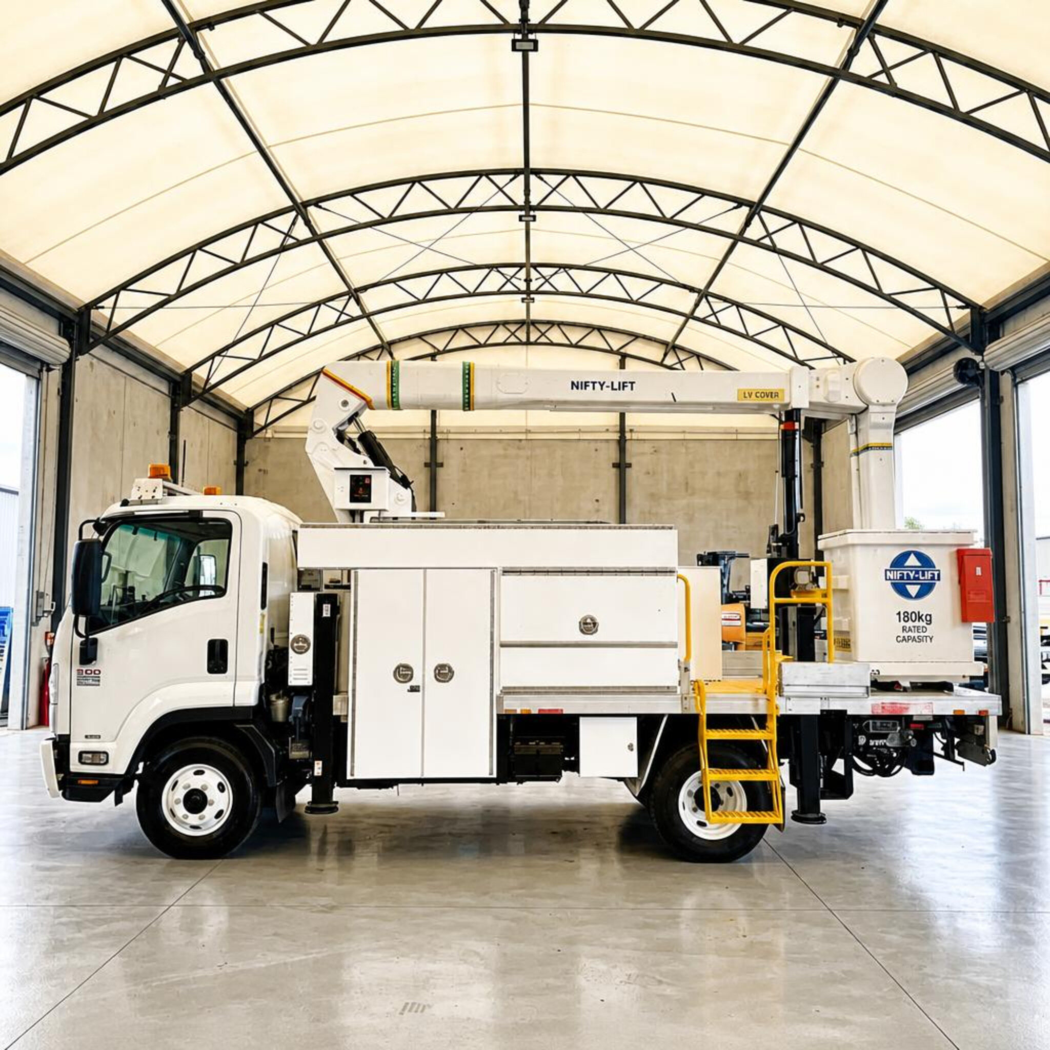 Certified bucket truck suitable for Level 2 ASP and powerline work